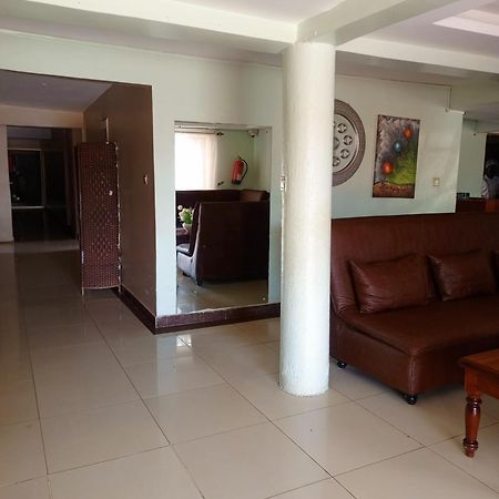 Savannah Paradise Hotel Makindu Bagian luar foto