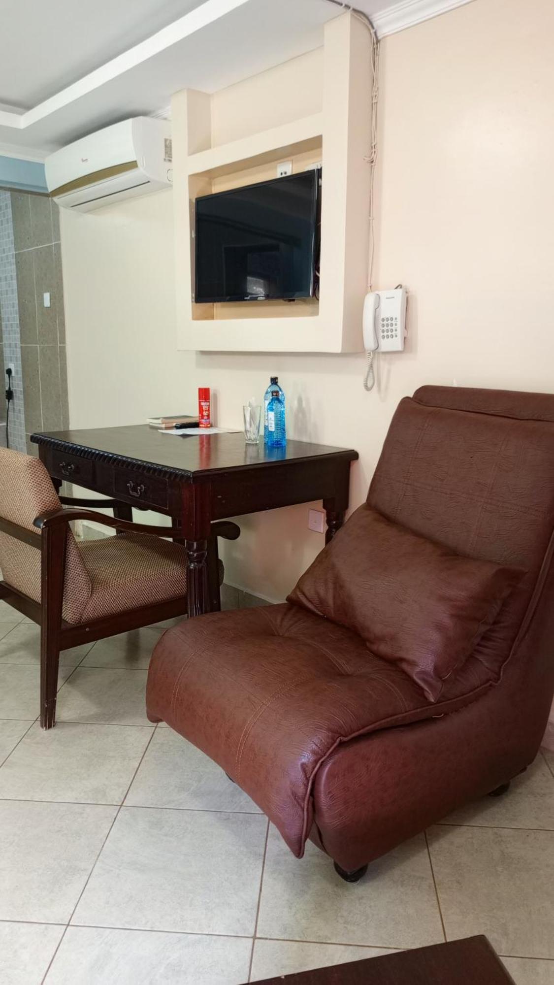 Savannah Paradise Hotel Makindu Bagian luar foto