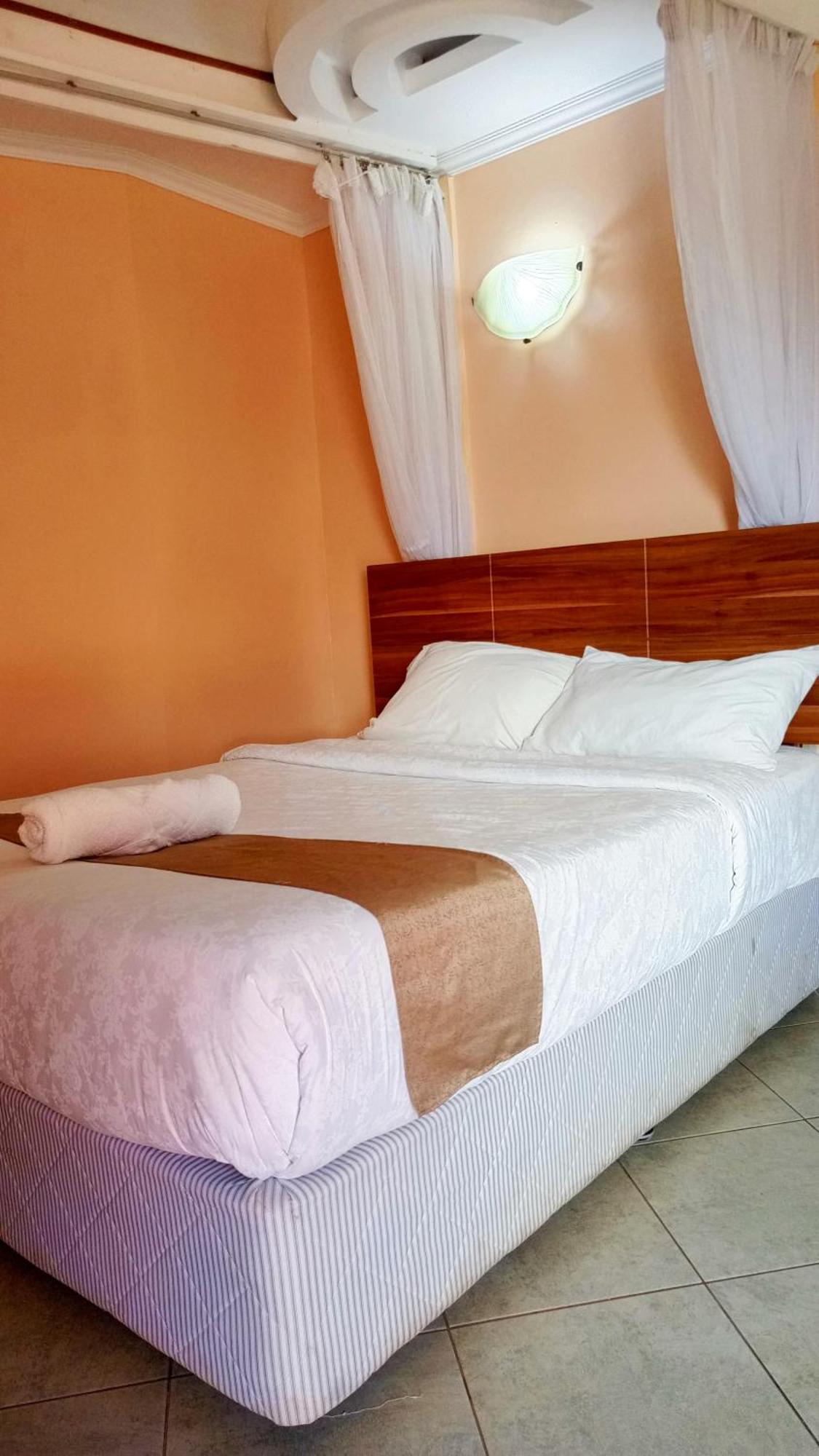 Savannah Paradise Hotel Makindu Bagian luar foto